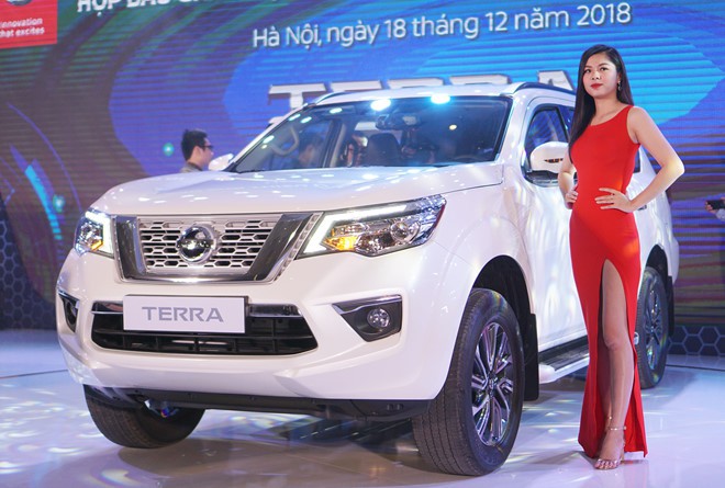 Nissan Terra 2019 ra mắt