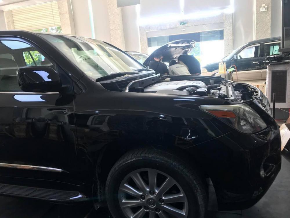 Lexus LX570 nắp ca pô