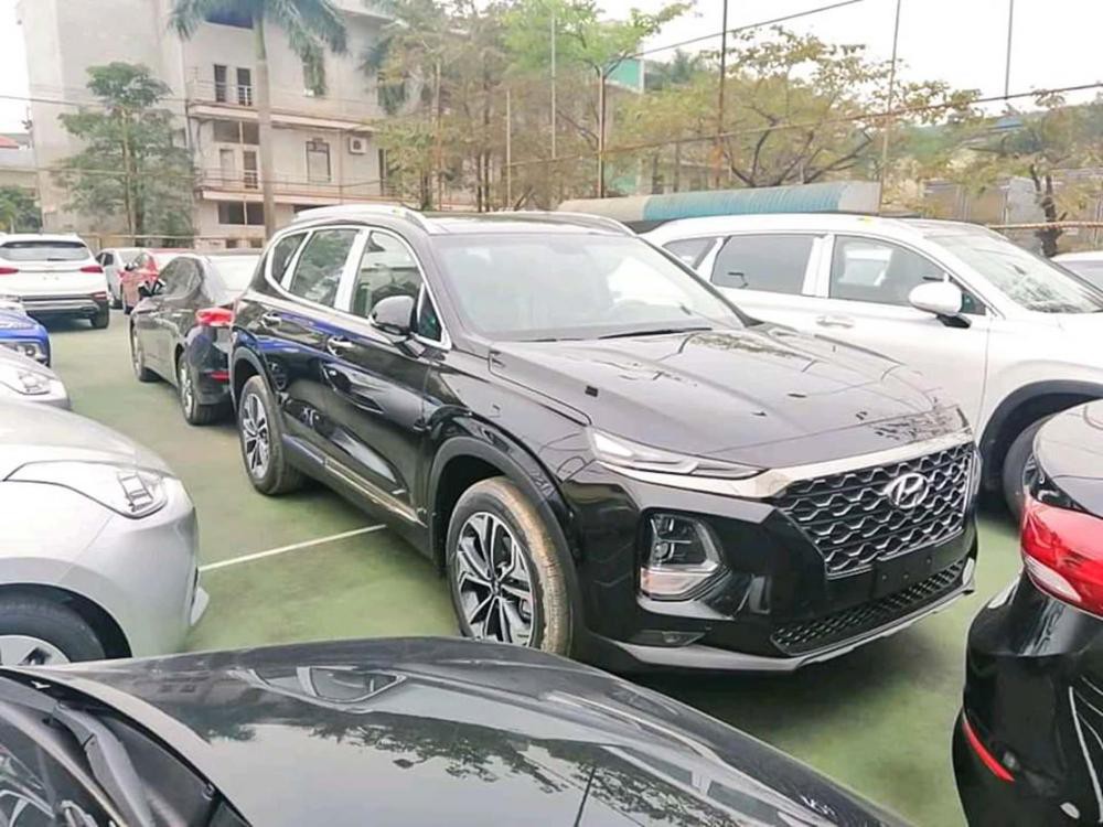 Hyundai Santa Fe 2019 tại đại lý