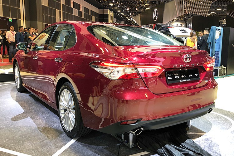 Đuôi xe Camry 2019 