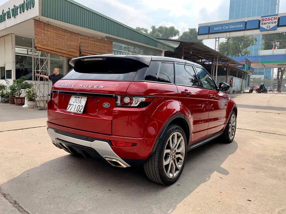 Đuôi xe Evoque