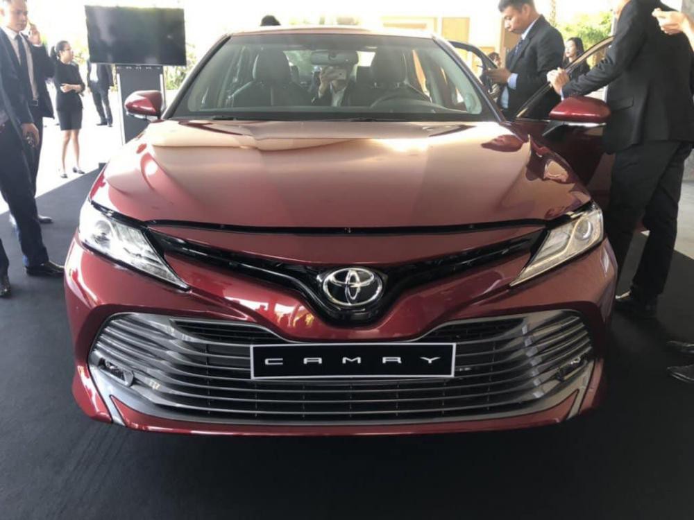 Đầu xe Camry 2019