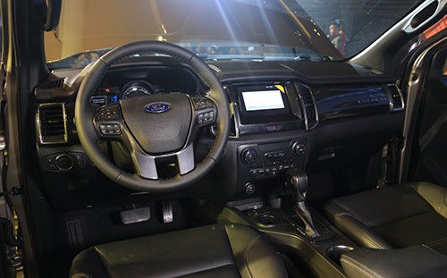 Nội thất Ford Everest