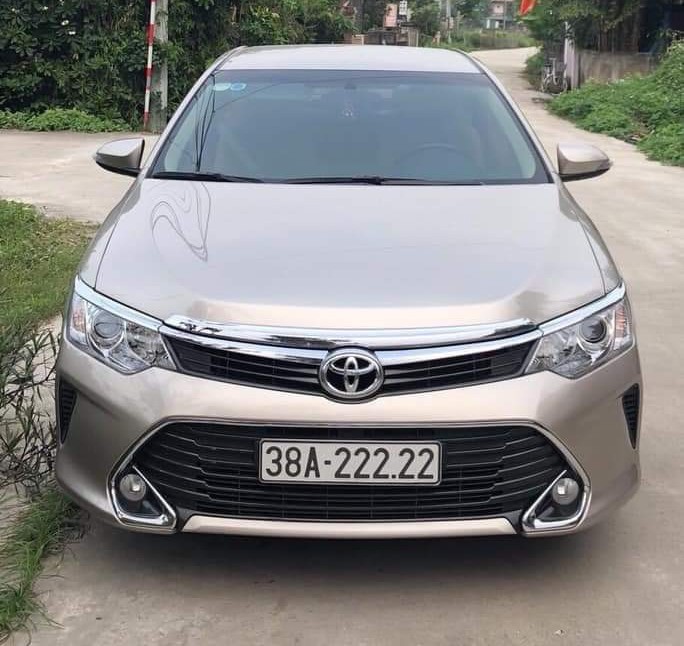 Xuất hiện chủ nhân may mắn bốc trúng biển ngũ quý 2 khi mua Toyota Camry cũ 1