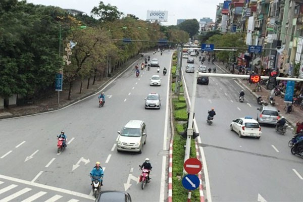 Lỗi đi sai làn “khác” lỗi không chấp hành biển báo, vạch kẻ đường!