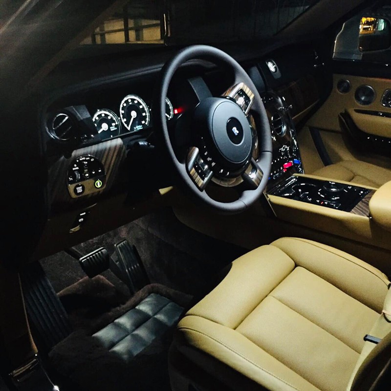 Hình ảnh nội thất sang trọng của "siêu phẩm" Rolls-Royce Cullinan