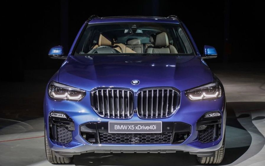 BMW X5 2019 tùy chọn ba màu sơn ngoại thất: trắng, đen và xanh dương