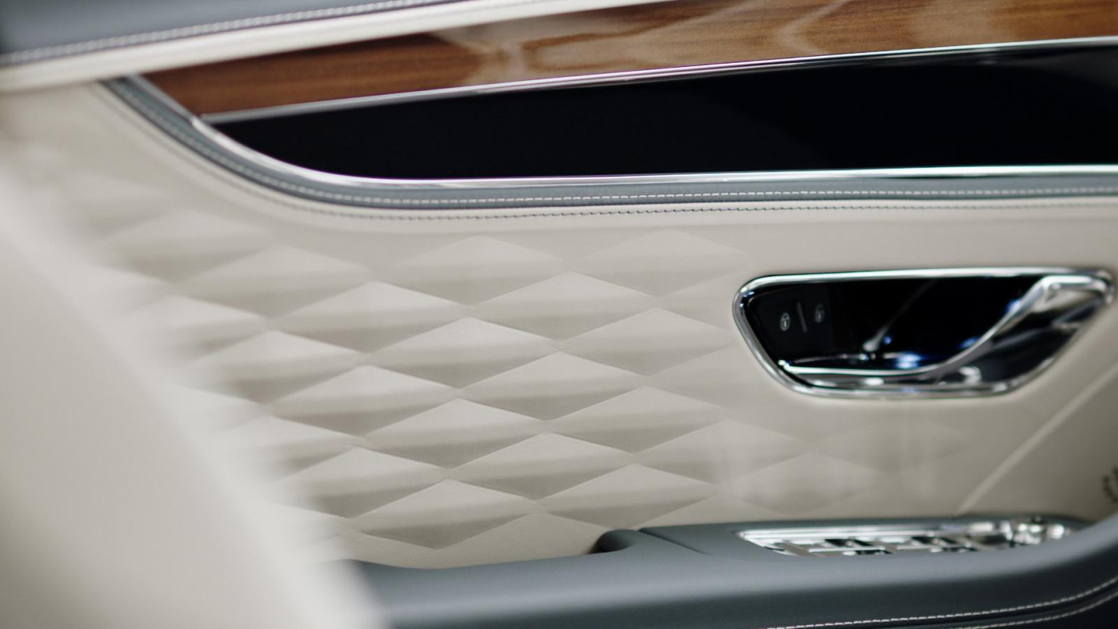 Nội thất 3D đặc biệt của Bentley Flying Spur