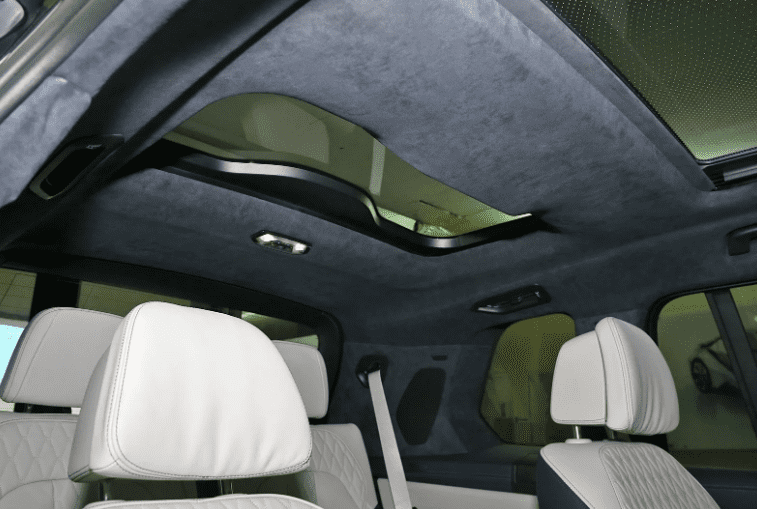 BMW X7 được trang bị gói Executive ấn tượng với cửa sổ trời toàn cảnh (Panoramic Sky Lounge)