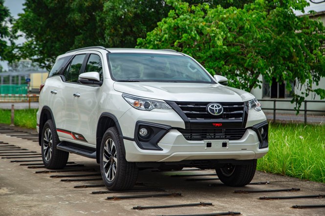 Toyota Fortuner 2019 lắp ráp chính thức ra mắt, giá cao hơn bản nhập 1