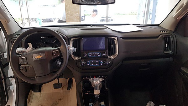 Nội thất được trang bị nhiêu công nghệ hiện đại của Chevrolet Colorado 2019
