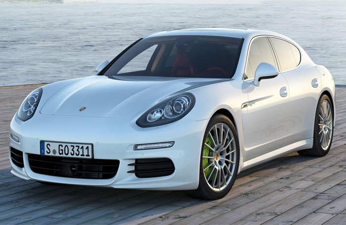 Porsche triệu hồi gần 100.000 xe Cayenne và Panamera do lỗi hộp số