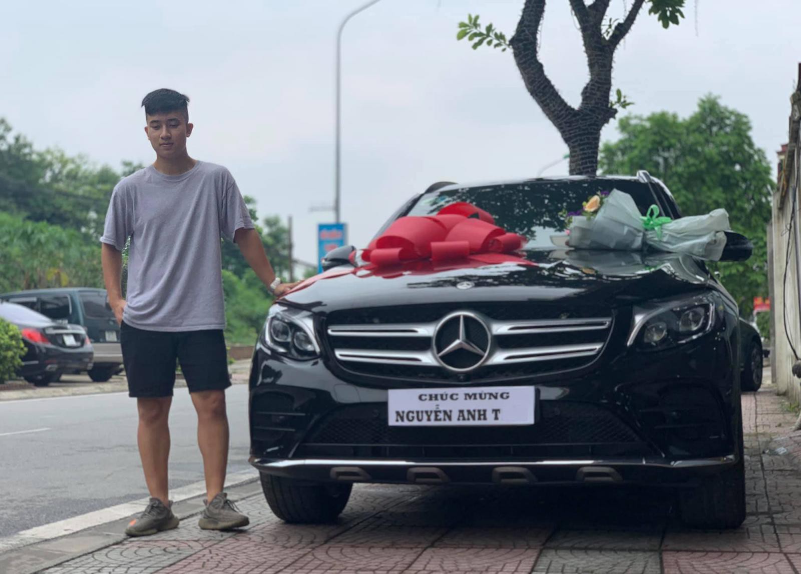 Thiếu gia Thanh Hoá tậu xế sang Mercedes GLC 300 khi chỉ mới 19 tuổi 1