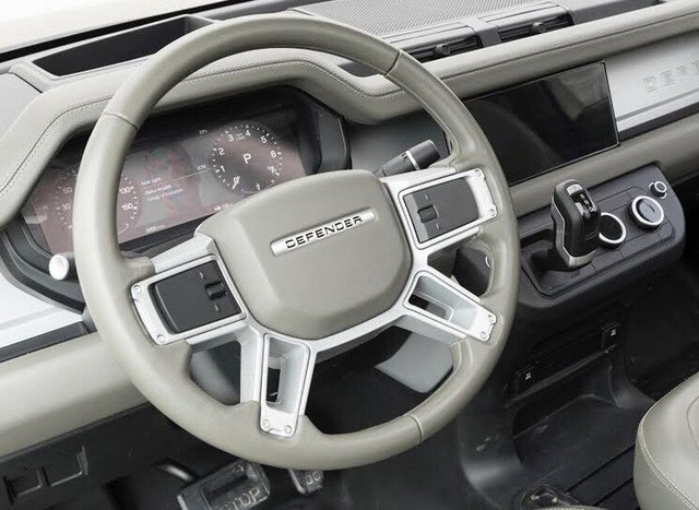 Land Rover Defender 2020 được trang bị 2 màn hình kỹ thuật số