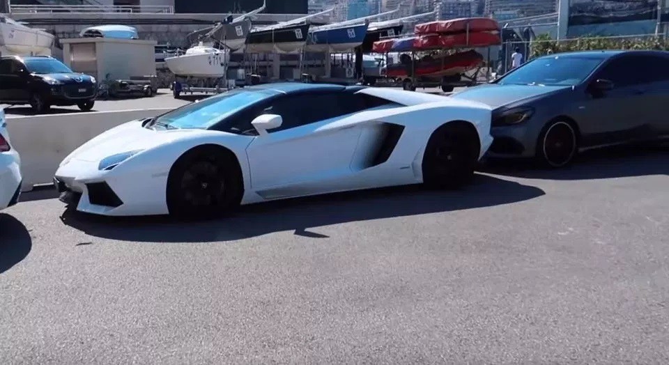 Khám phá bãi chứa siêu xe và xe sang bị cảnh sát tịch thu tại Monaco 4