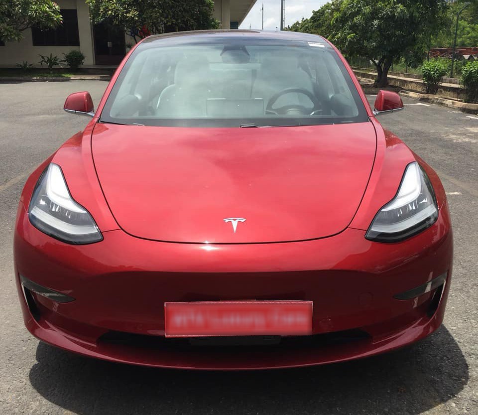 Chiếc Tesla Model 3 thứ hai về nước, bất chấp rào cản xe điện tại Việt Nam 1