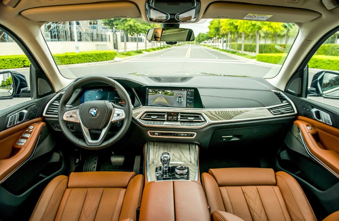 Nội thất BMW X7 có nhiều tính năng hiện đại