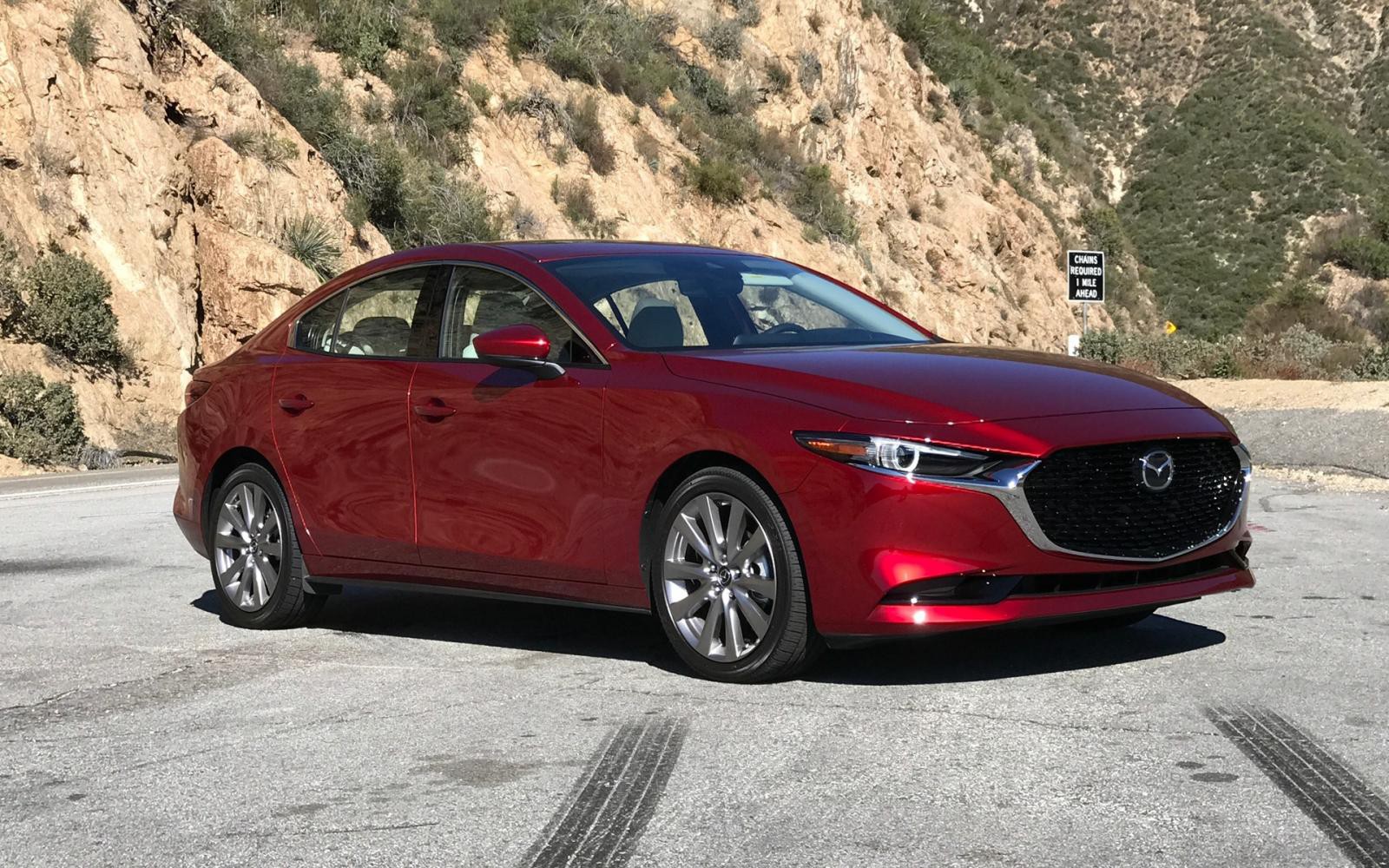 Mazda3 2019 cả sedan và hatchback đều thuộc diện triệu hồi