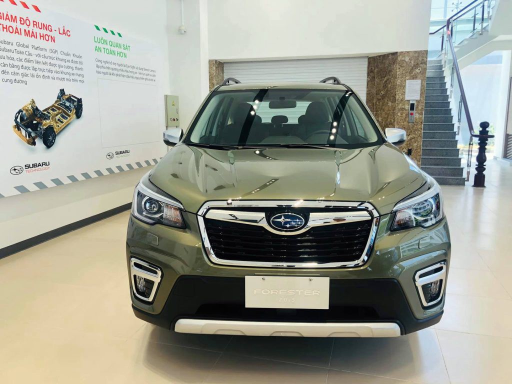 Ngoại hình Subaru Forester 2019 nổi vật với lưới tản nhiệt viền crom sáng