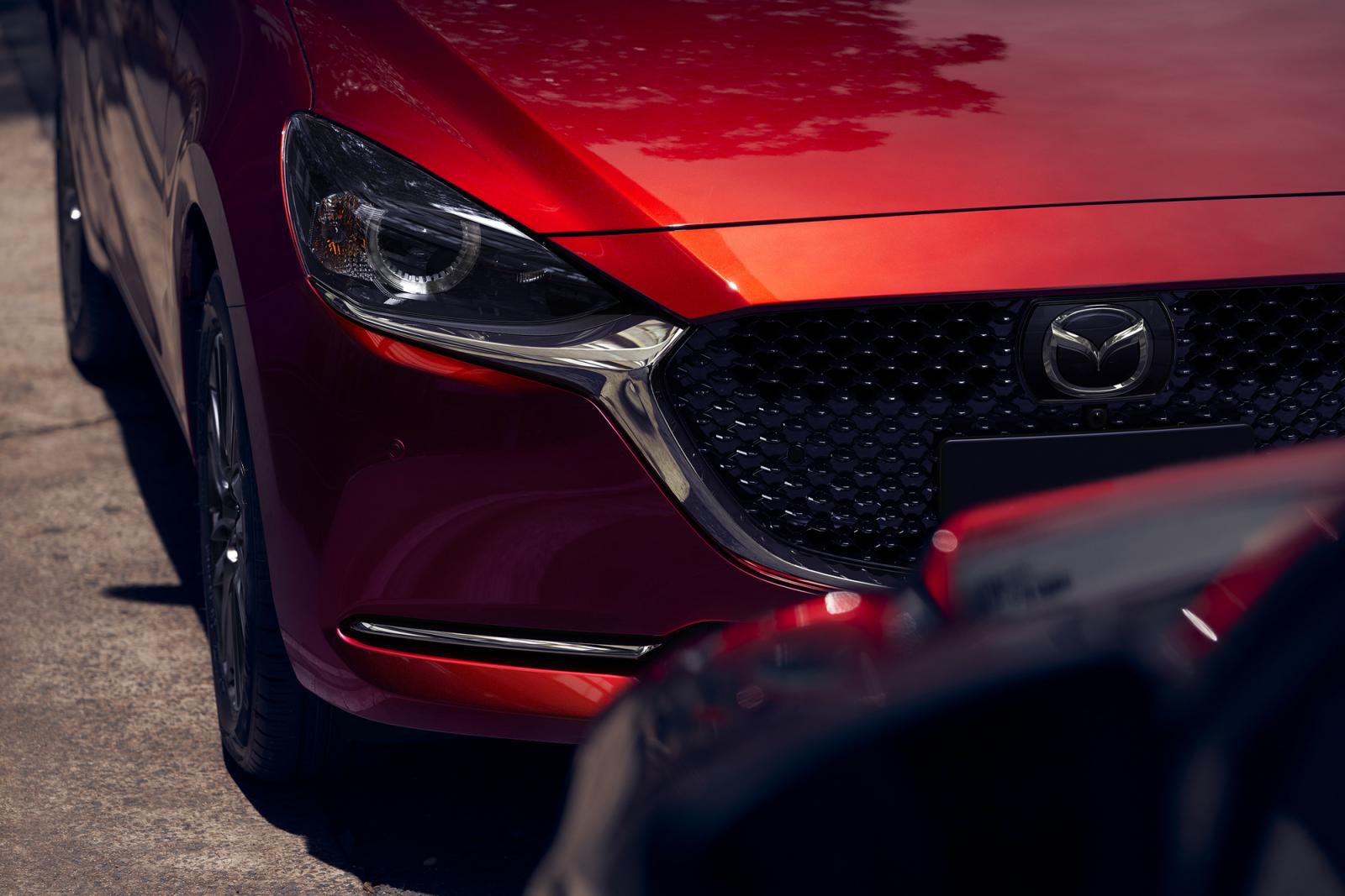 Lưới tản nhiệt Mazda 2 facelift 2019