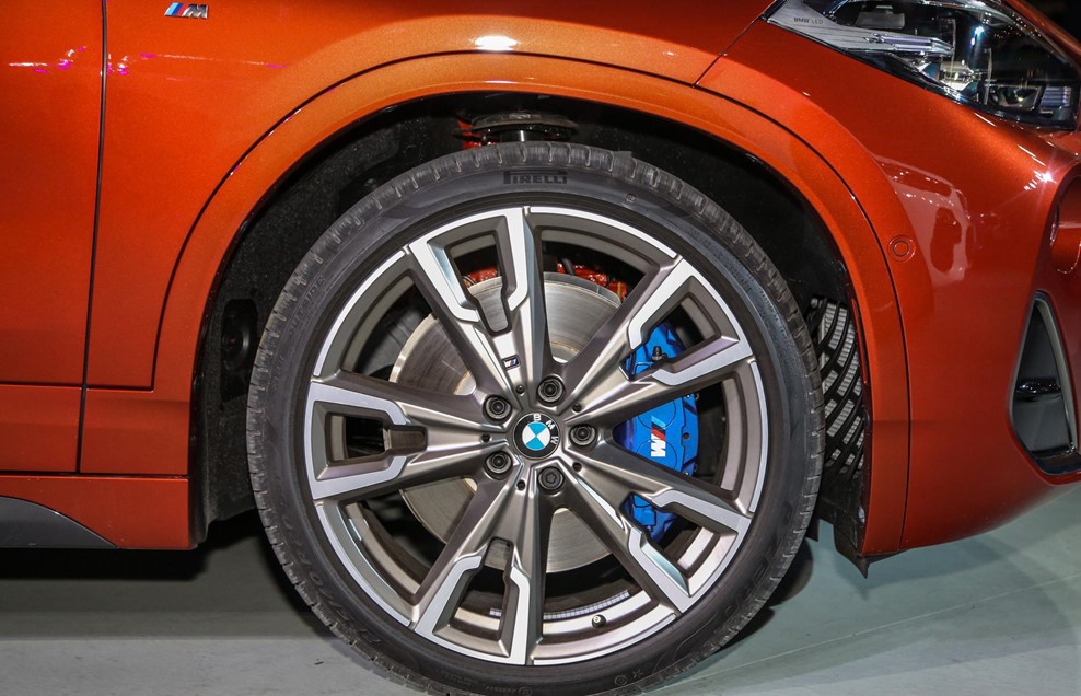 BMW X2 M35i trang bị gói M Sport Package tiêu chuẩn