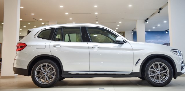 Cả 3 phiên bản của BMW X3 2019 đều sử dụng động cơ xăng