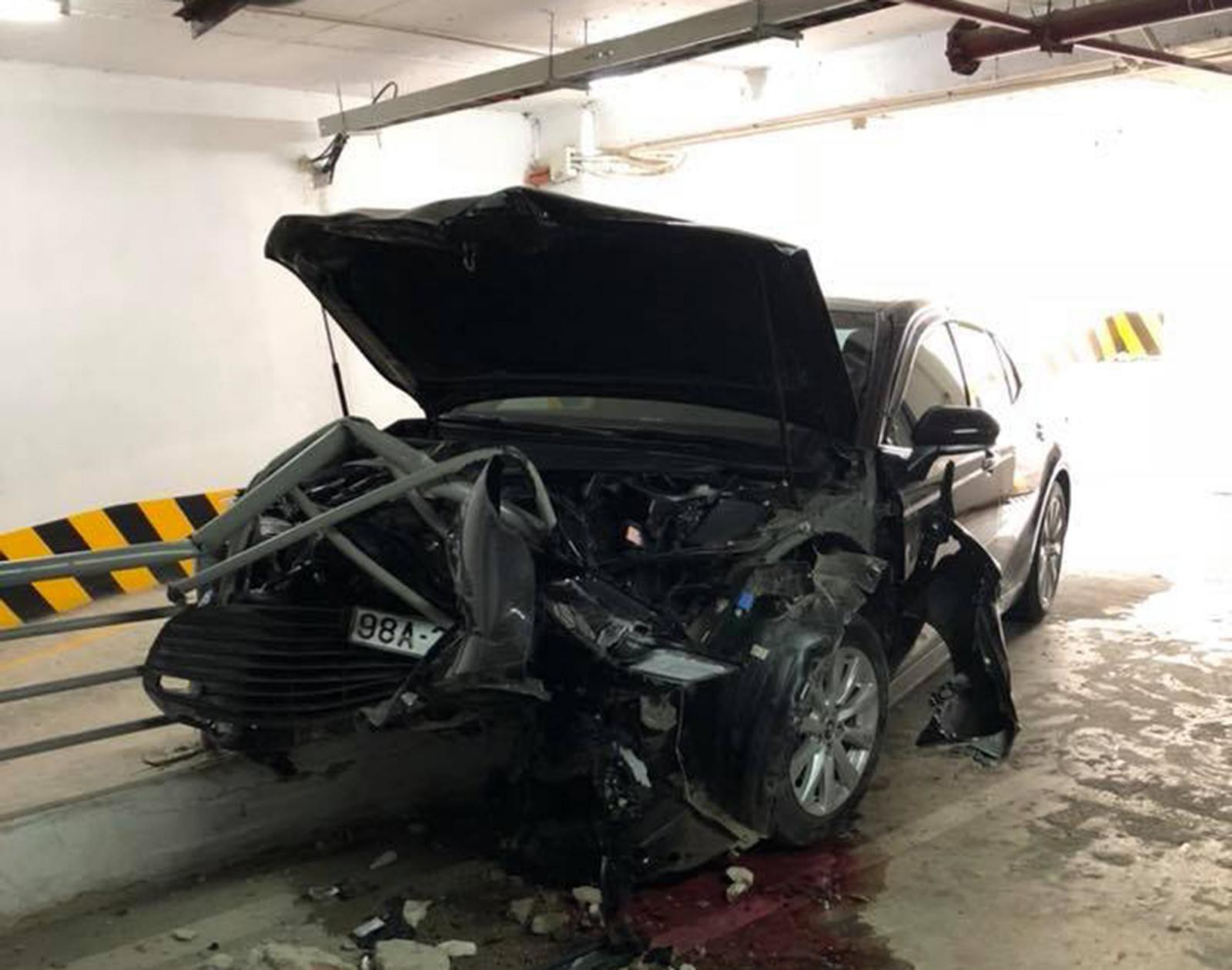 Hot: Toyota Camry thế hệ mới không bung túi khí khi gặp tai nạn 1
