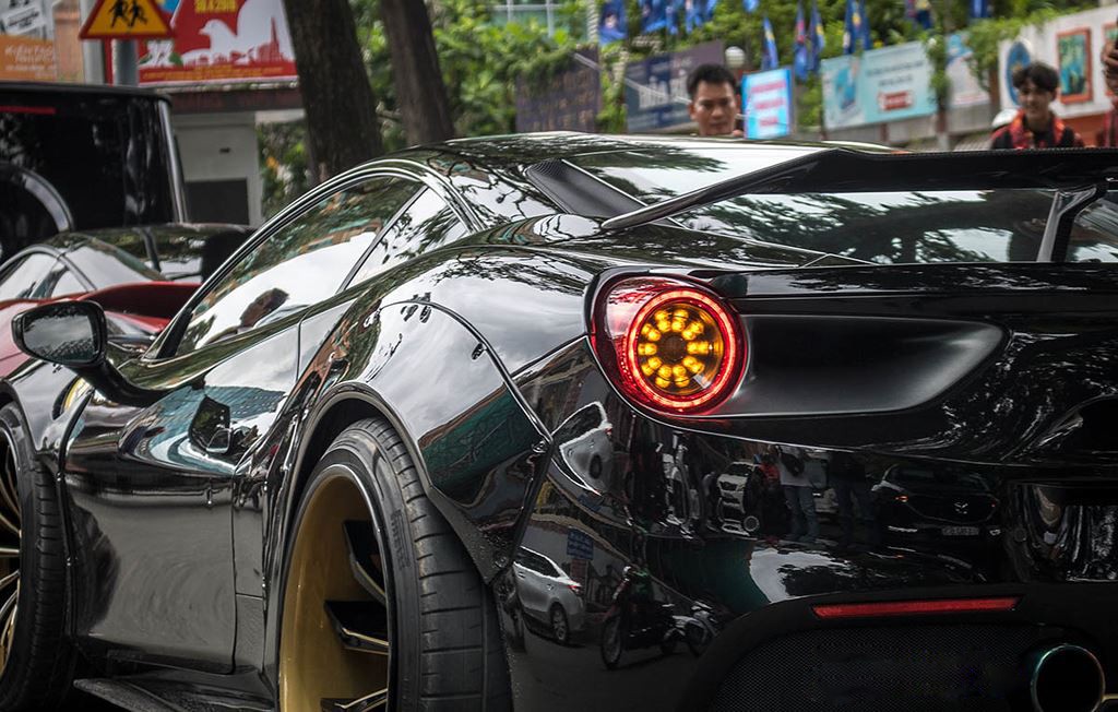 Mê mẩn siêu xe Ferrari 488 GTB độ widebody Liberty Walk độc nhất Việt Nam 11a