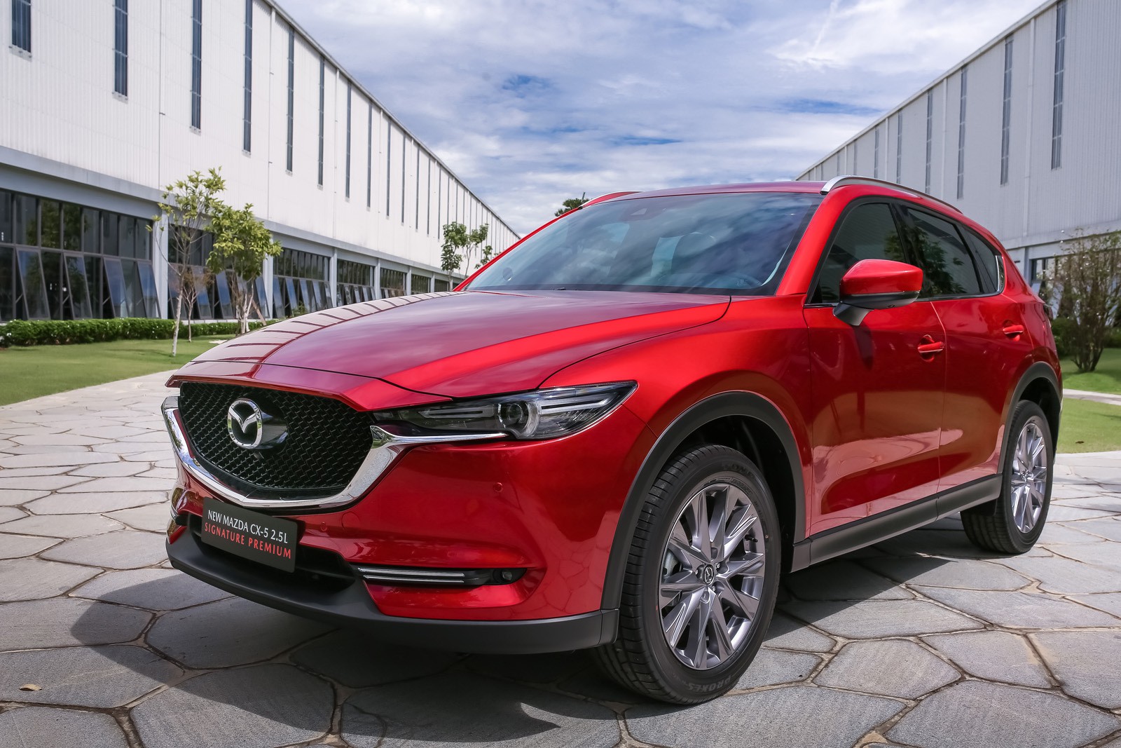 Phân khúc crossover hạng C tại Việt Nam: Cuộc đối đầu giữa Mazda CX-5 và Honda CR-V 1