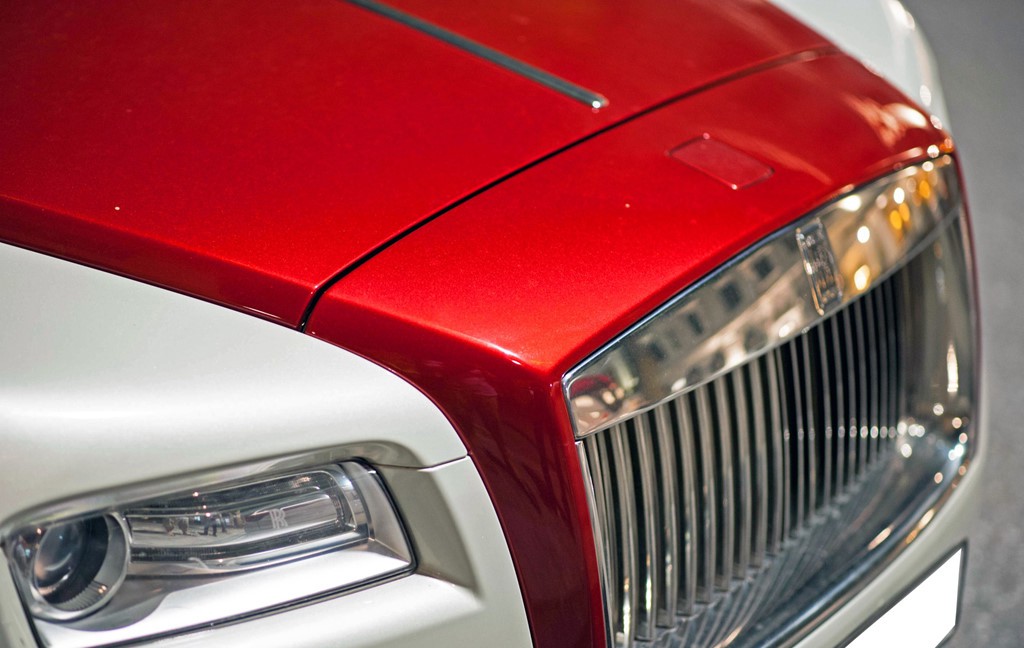 Rolls-Royce Wraith màu lạ xuất hiện trên phố Hà Nội gây choáng ngợp 3a