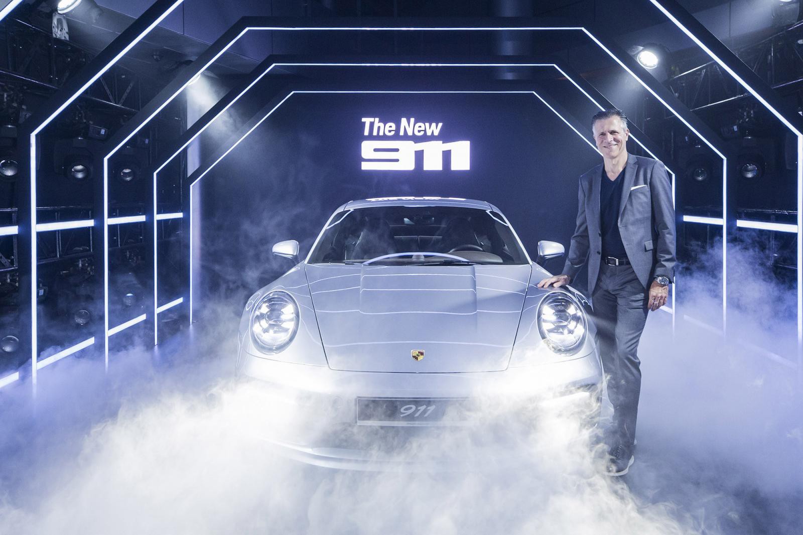 Porsche 911 Carrera thế hệ thứ 8 giá hơn 7 tỷ chính thức trình làng thị trường Việt 2