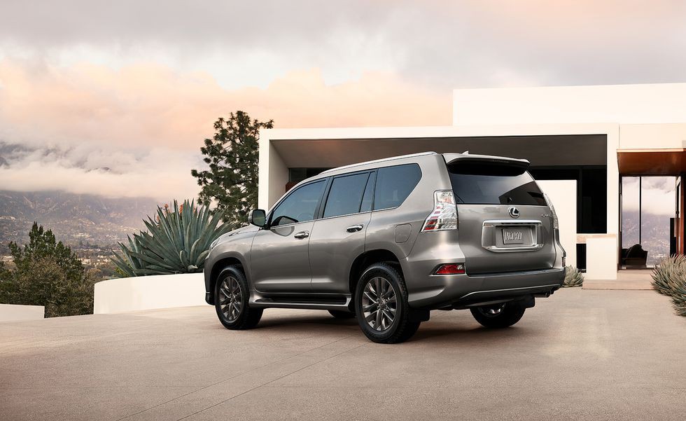 Lexus GX 460 2020 chuẩn bị ra mắt tại triển lãm Ô tô Việt Nam 2019sd