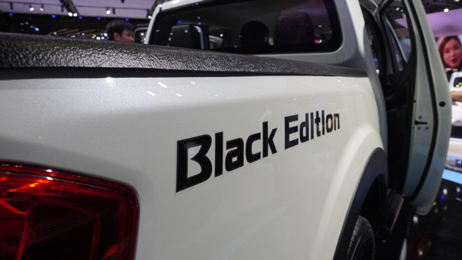 Nissan Navara Black Edition A-IVI nổi bật tại VMS 2019, giá 835 triệu đồng 15a