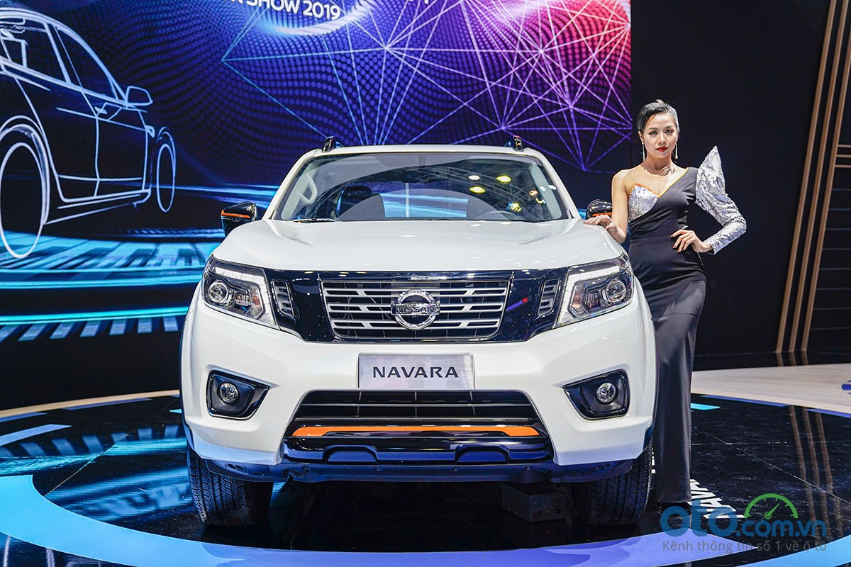 Nissan Navara Black Edition A-IVI nổi bật tại VMS 2019, giá 835 triệu đồng 8a