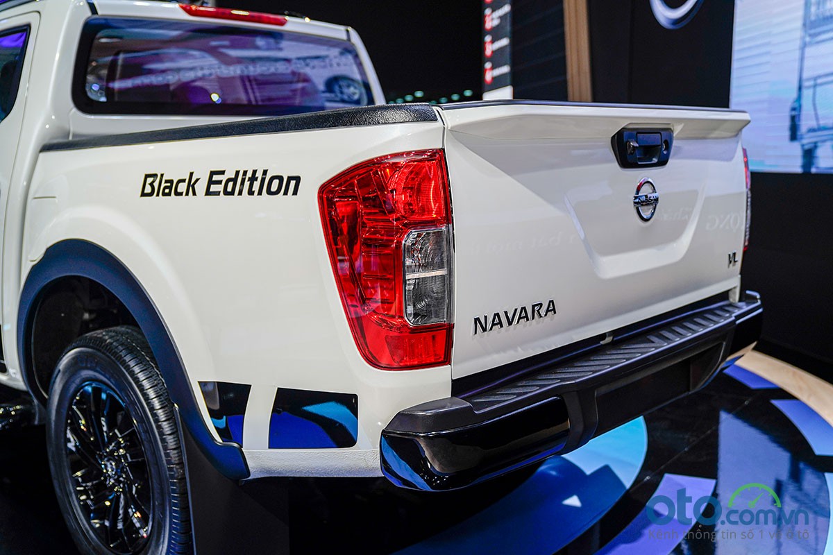 Nissan Navara Black Edition A-IVI nổi bật tại VMS 2019, giá 835 triệu đồng 18a