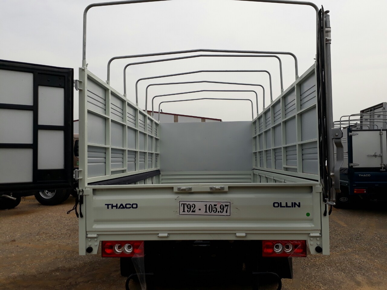 Xe tải Thaco OLLIN350 tải trọng 3.5/2.15 tấn Trường Hải thùng dài 4,35m, LH: 098.253.6148