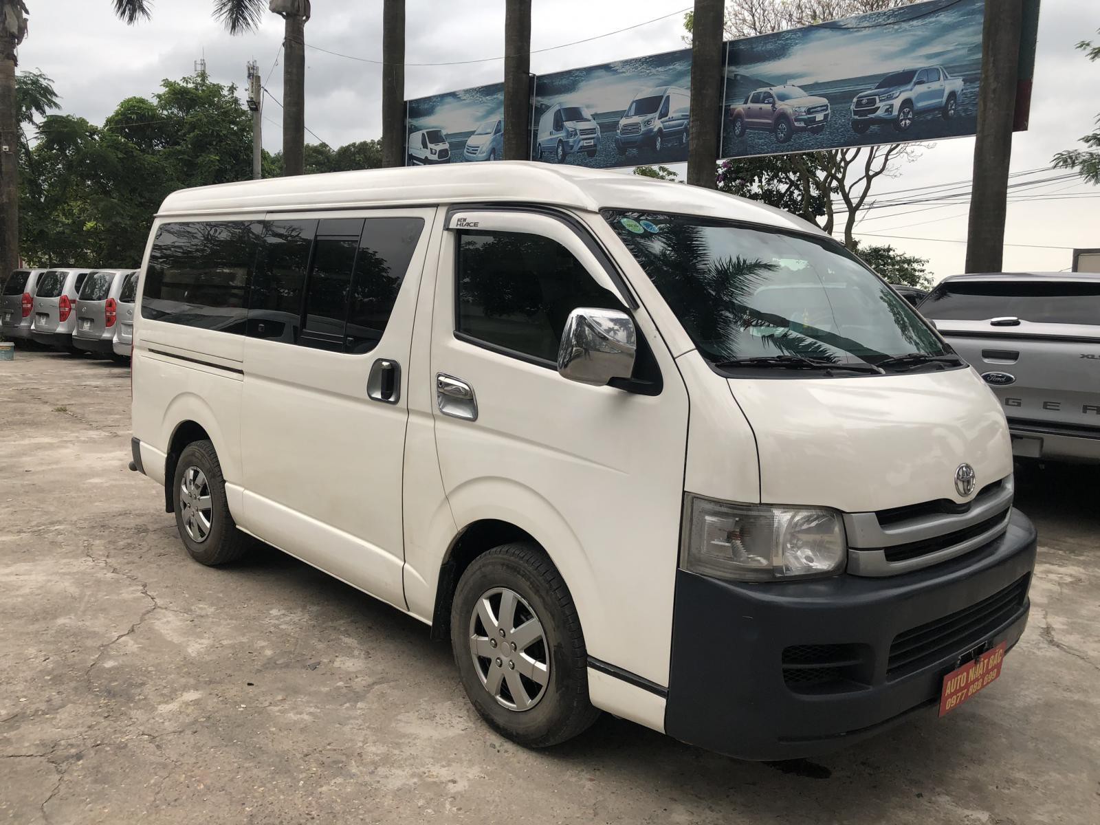 Bán xe Toyota Hiace tải Van 3 chỗ, máy dầu, đời 2010