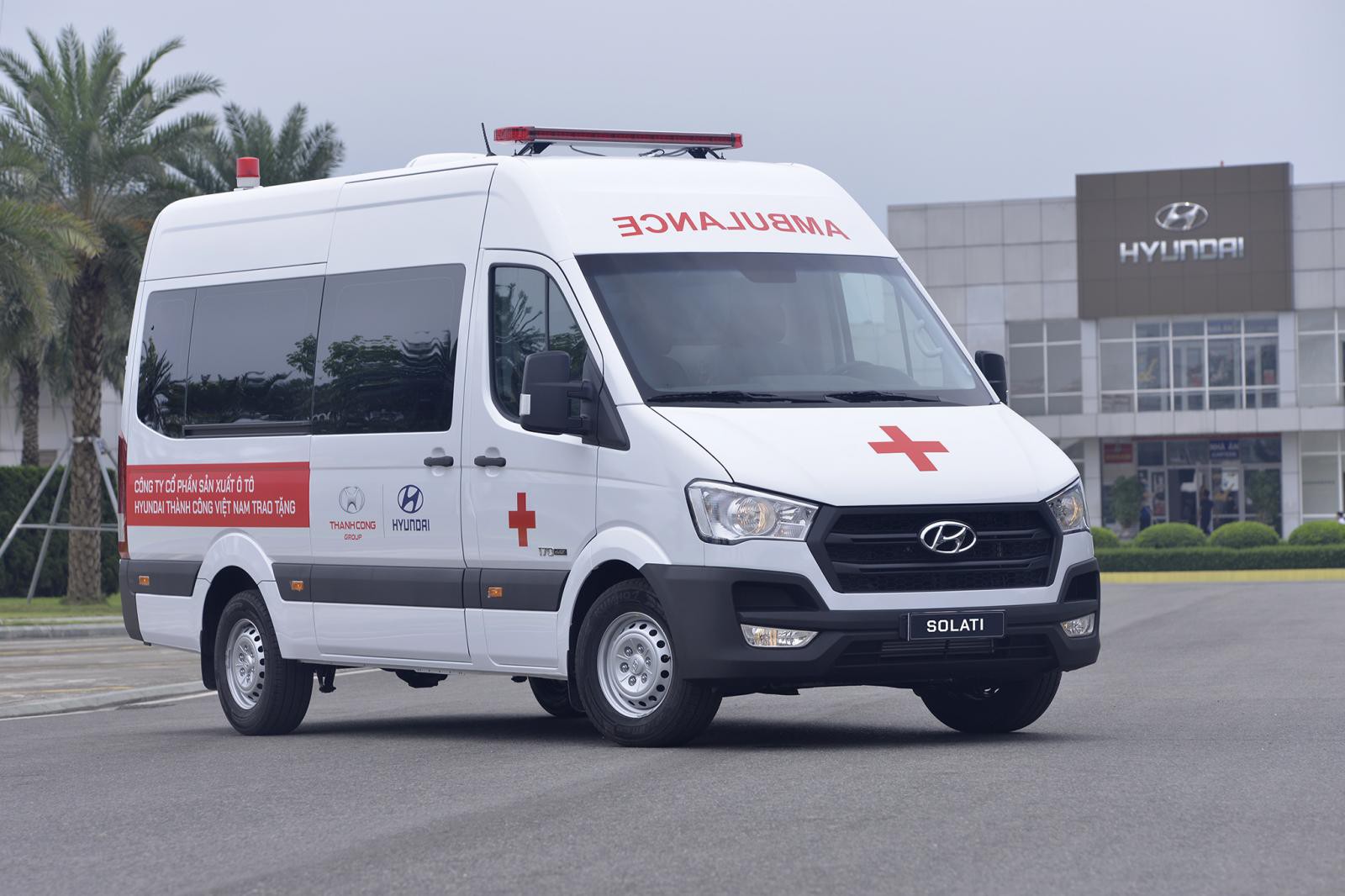 hình ảnh về Hyundai Solati cứu thương