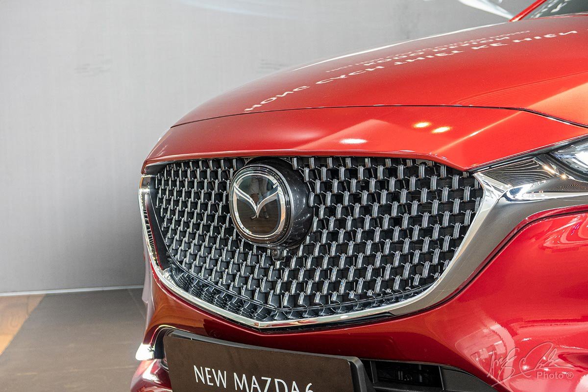 Hình ảnh cận cảnh Mazda 6 2020 vừa ra mắt khách Việt