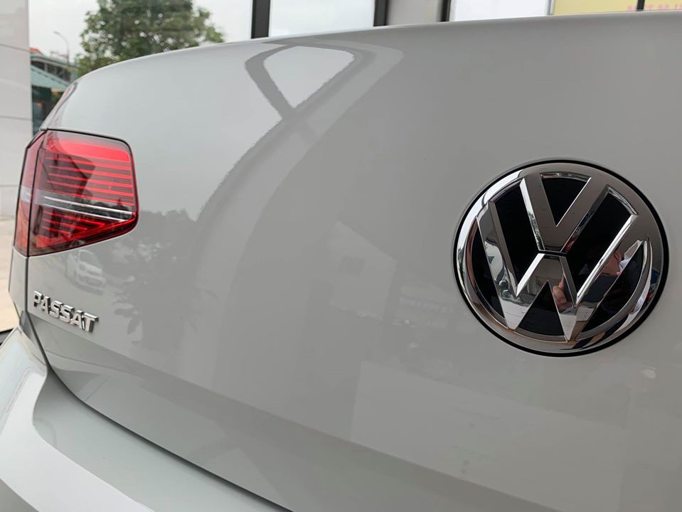 Volkswagen Passat 2017 - Volkswagen Passat màu trắng, trả góp lãi suất 0% trong 1 năm + Tặng 100% phí trước bạ