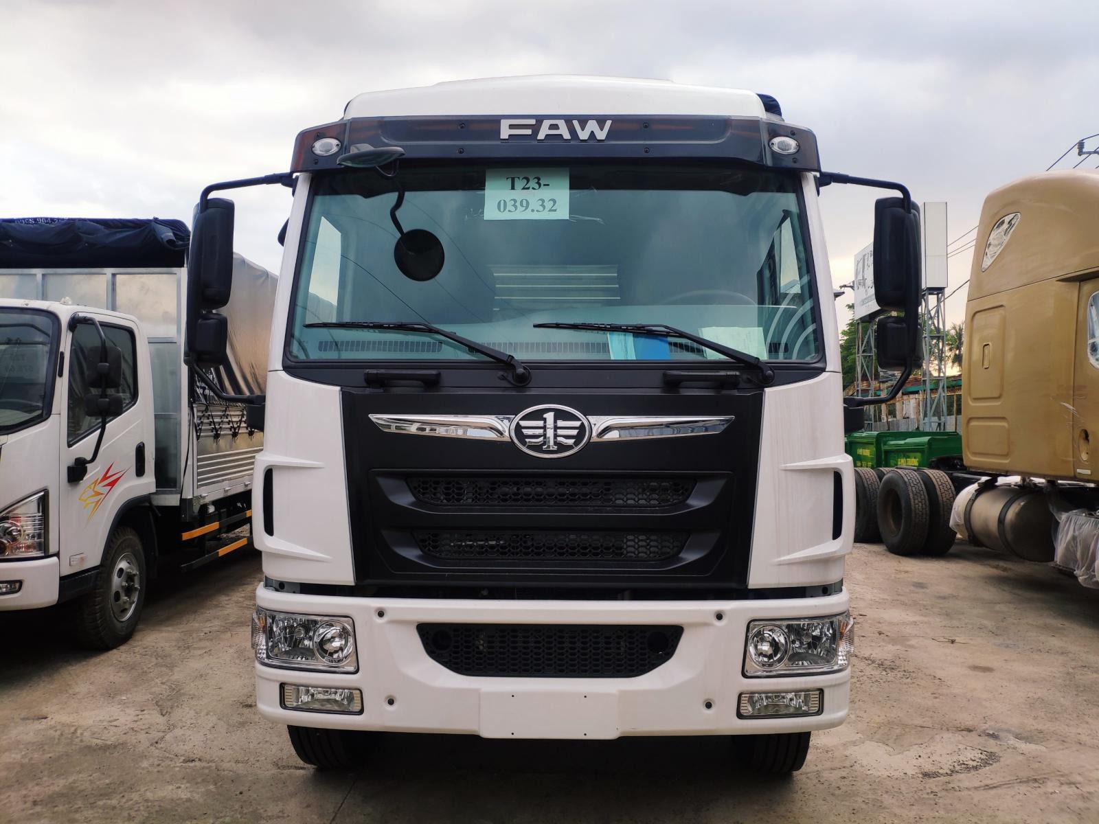 Xe tải Faw 8.2 tấn thùng dài 8.3 mét chở Pallet, hàng cồng kềnh, giá rẻ Bình Dương