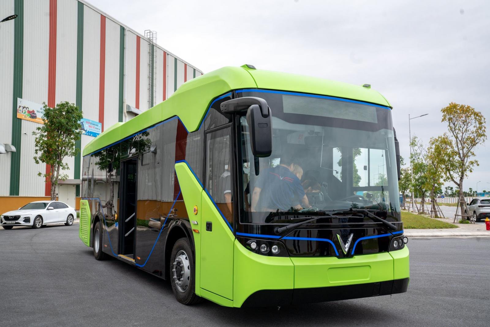 Sắp có xe buýt điện do VinFast sản xuất tại Việt Nam.