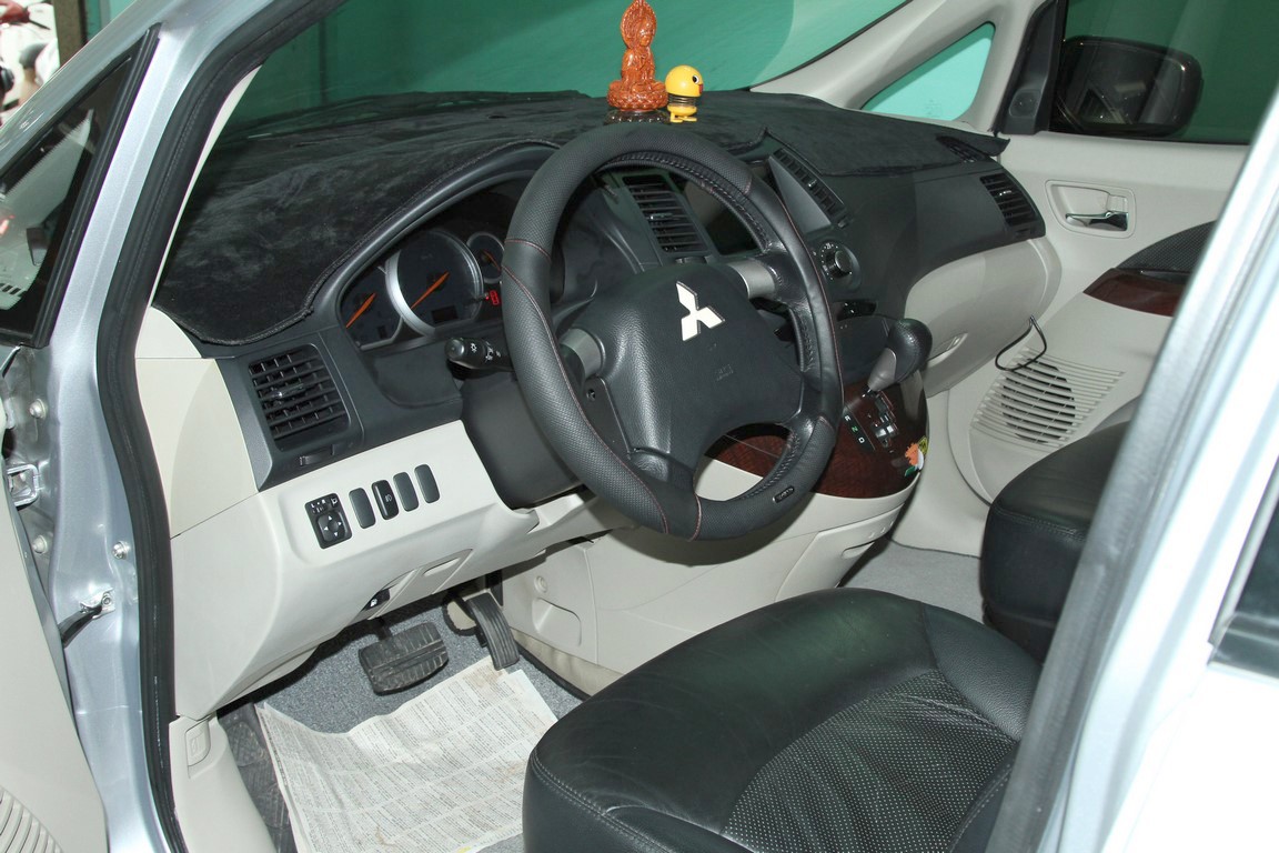 Cần bán gấp Mitsubishi Grandis 2009, nhập khẩu, giá chỉ 445 triệu