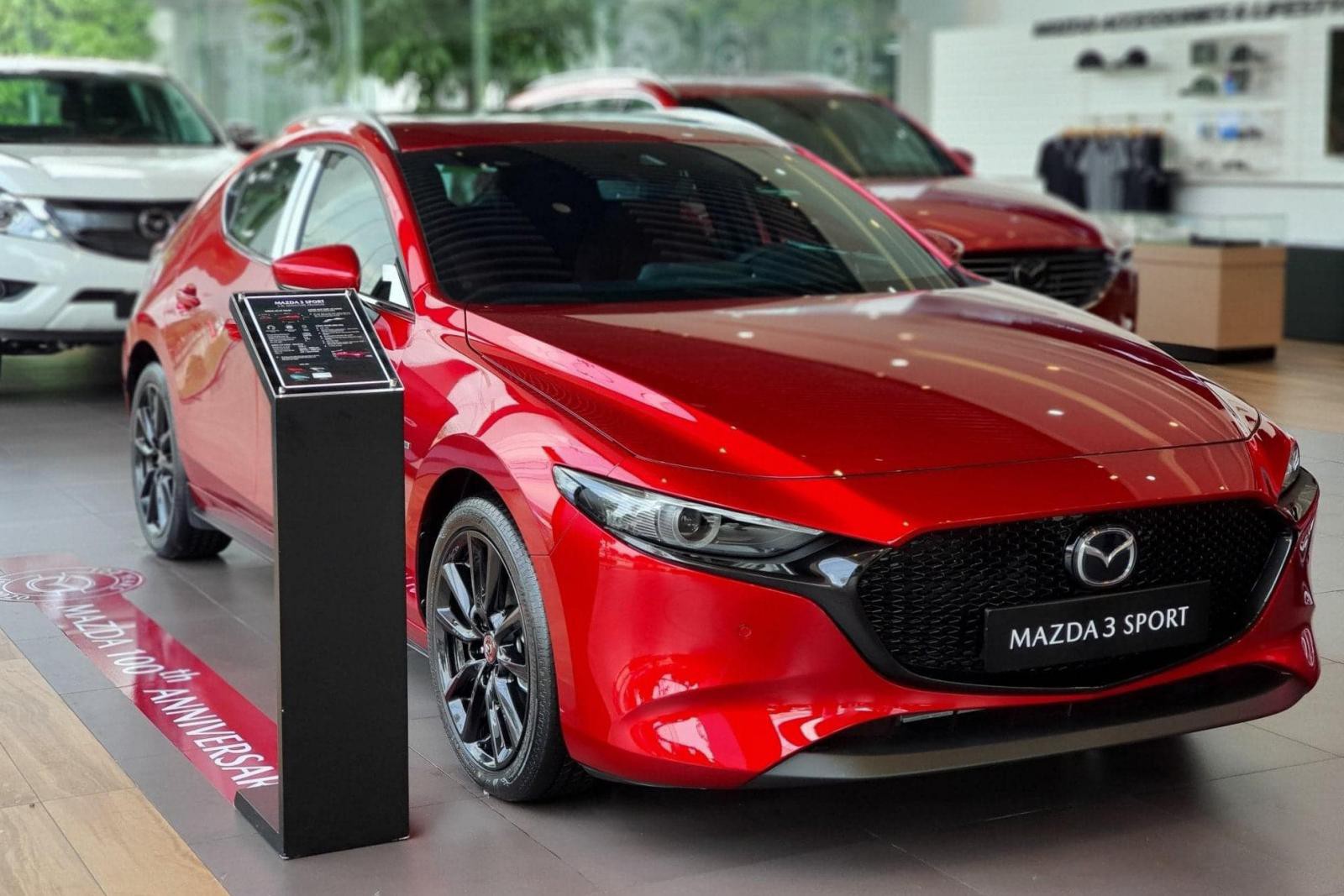 Mazda 3 ra mắt bản đặc biệt kỷ niệm 100 năm thành lập thương hiệu.