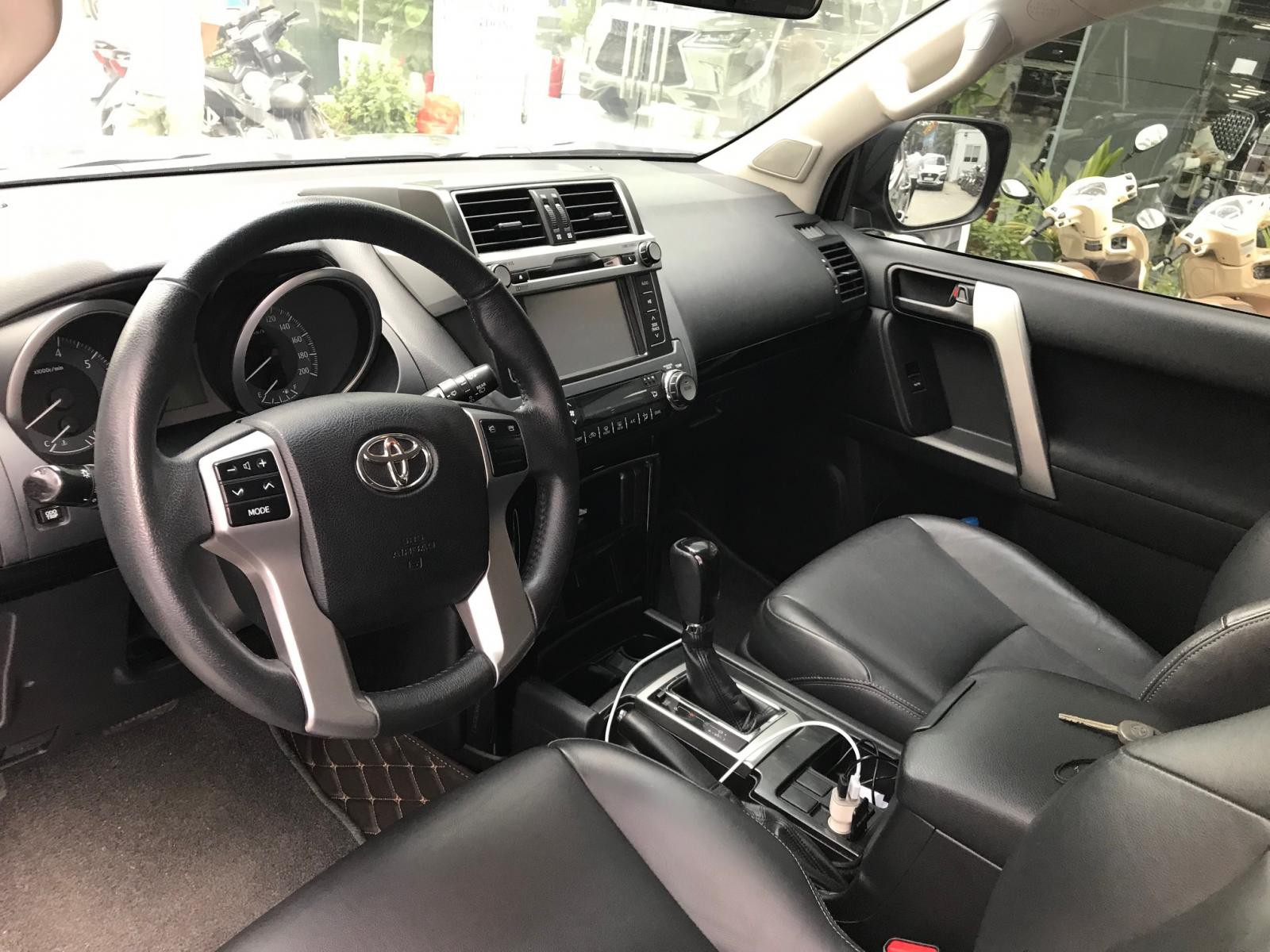 Bán xe Toyota Prado 2.7 sản xuất 2016 màu đen xe siêu đẹp, chính chủ từ đầu