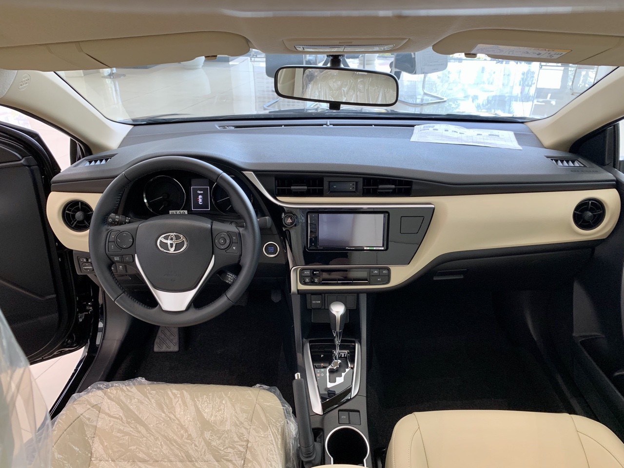 Bán xe Toyota Corolla Altis E CVT 2021, màu trắng