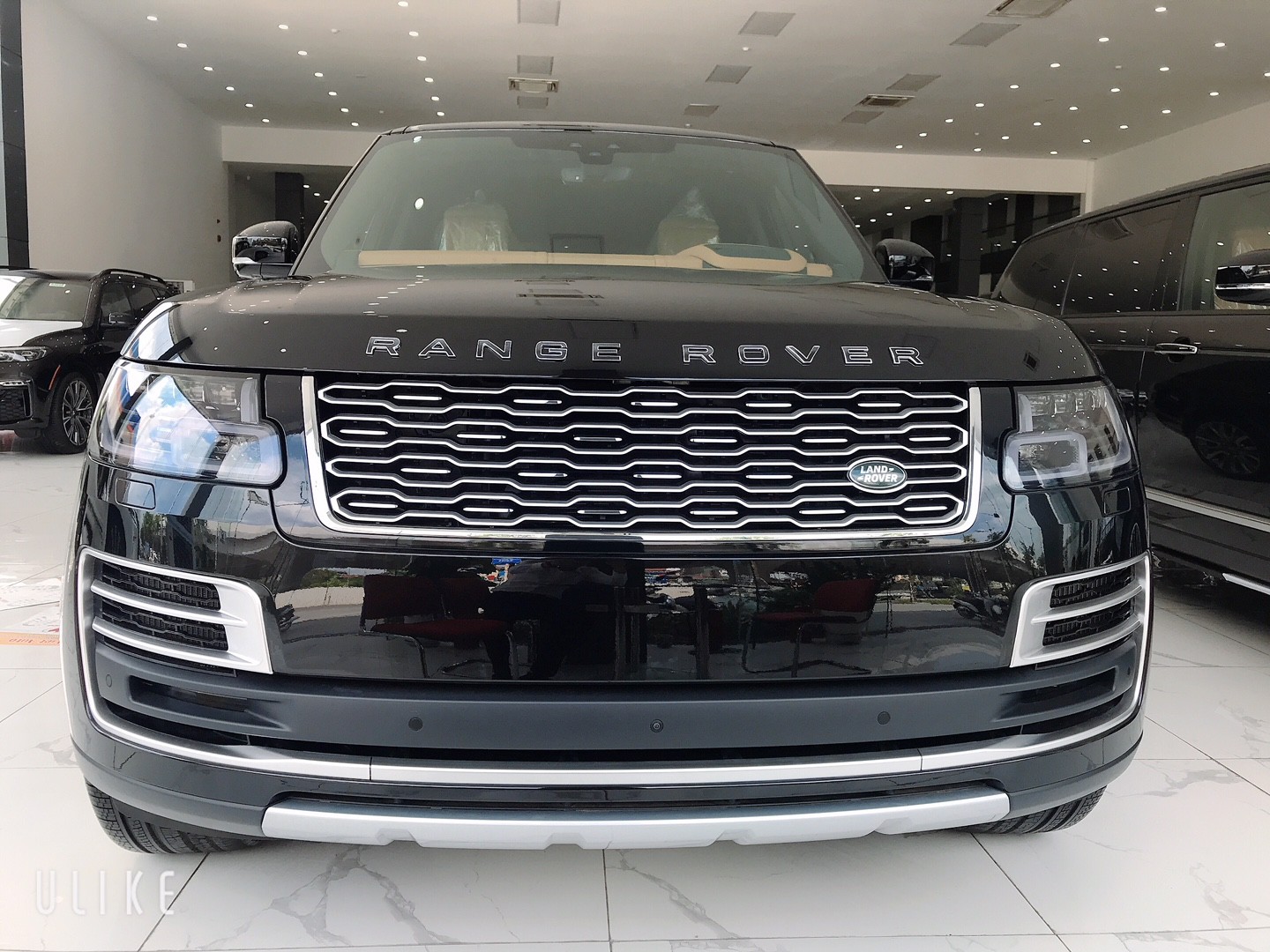 Bán ô tô LandRover Range Rover SV sản xuất 2021, màu đen, nhập mới 100%