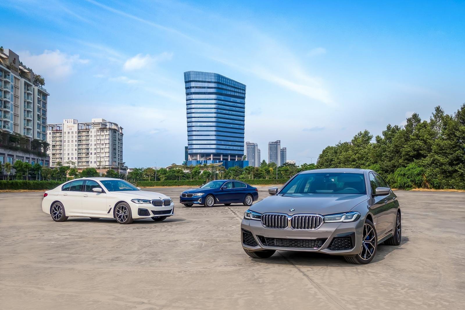 Giá lăn bánh BMW 5-Series 2021.