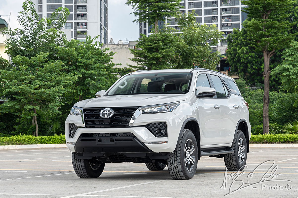 Toyota Fortuner.