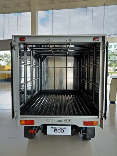 Thaco Towner 800 thùng kín tải 990kg giá tốt